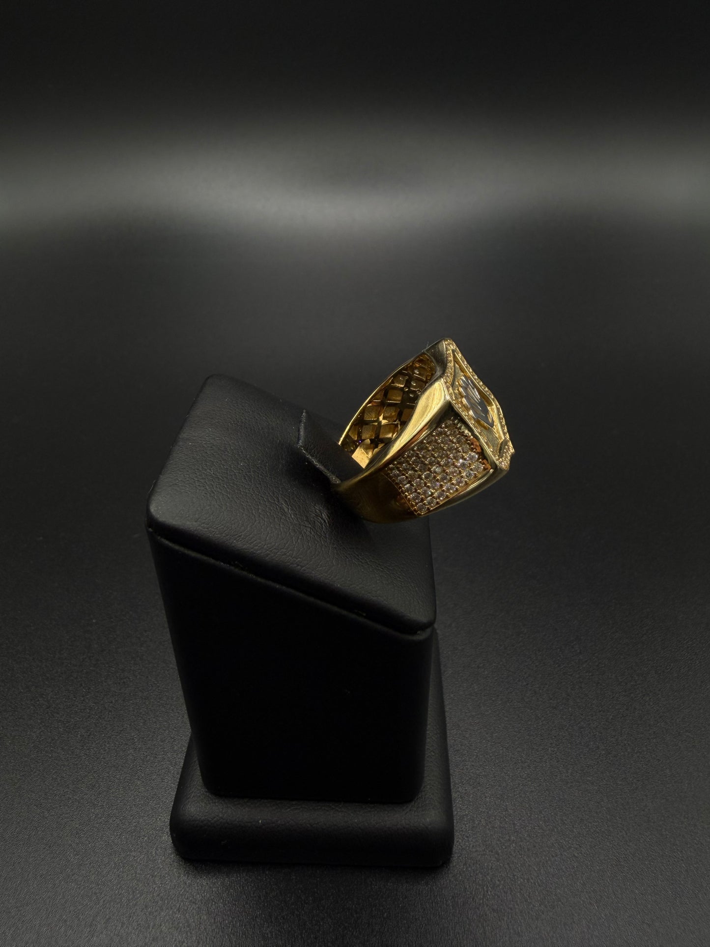 10K Gold Crown Ring, Size 11 1/2