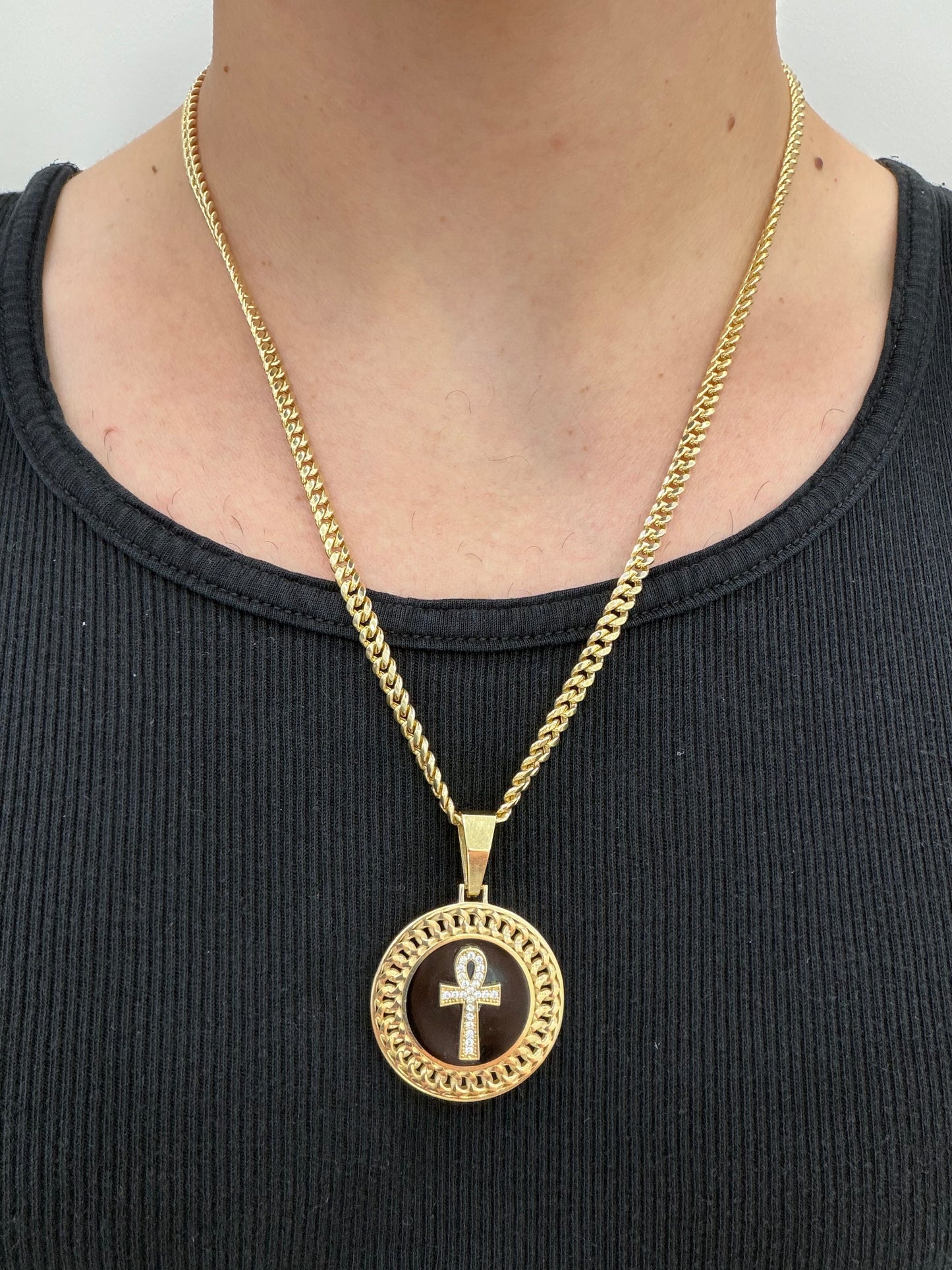 Hollow Cuban Chain + Pendant (10k)