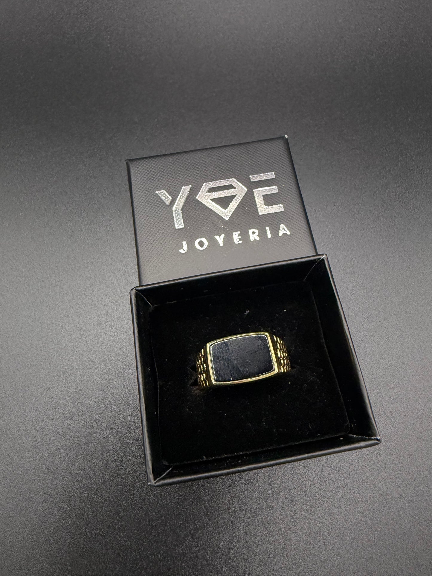 10K Gold Black Stone Ring, Size 10 1/2