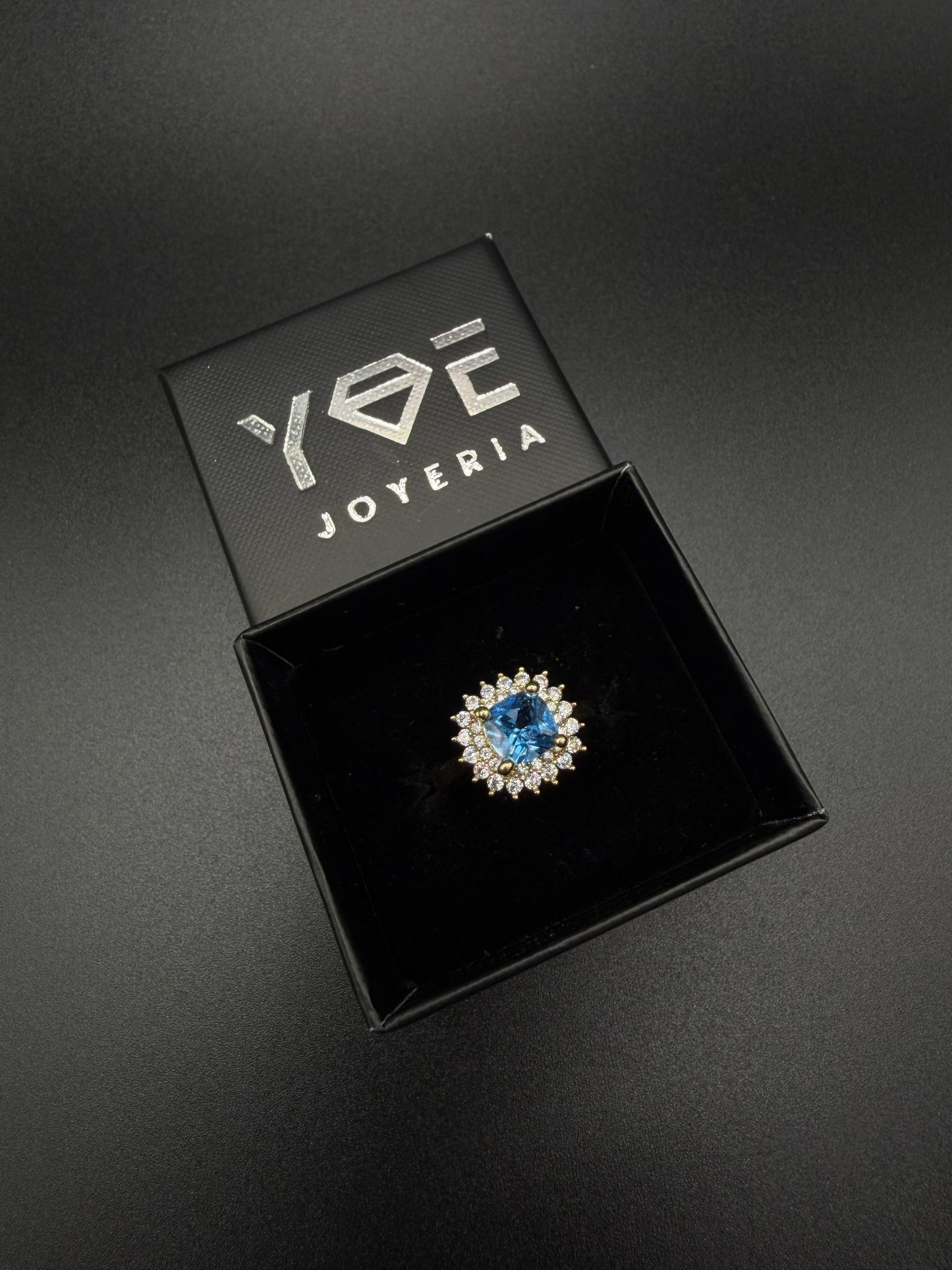 Women's Ring with Blue Stone, 10K Gold, Size 7 1/4