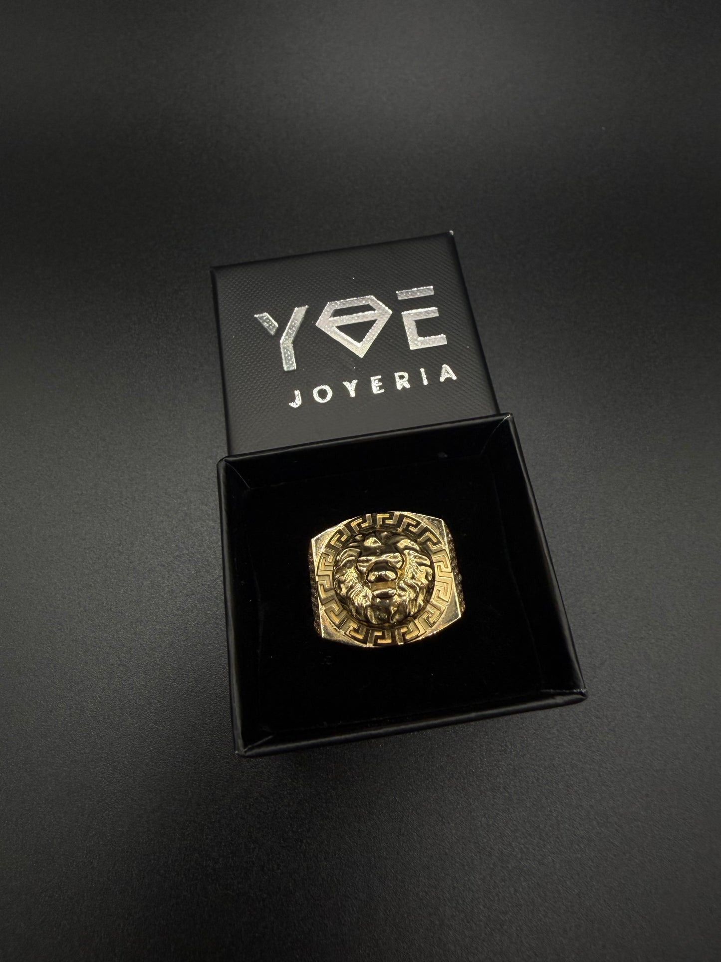 10K Lion Ring, Size 11