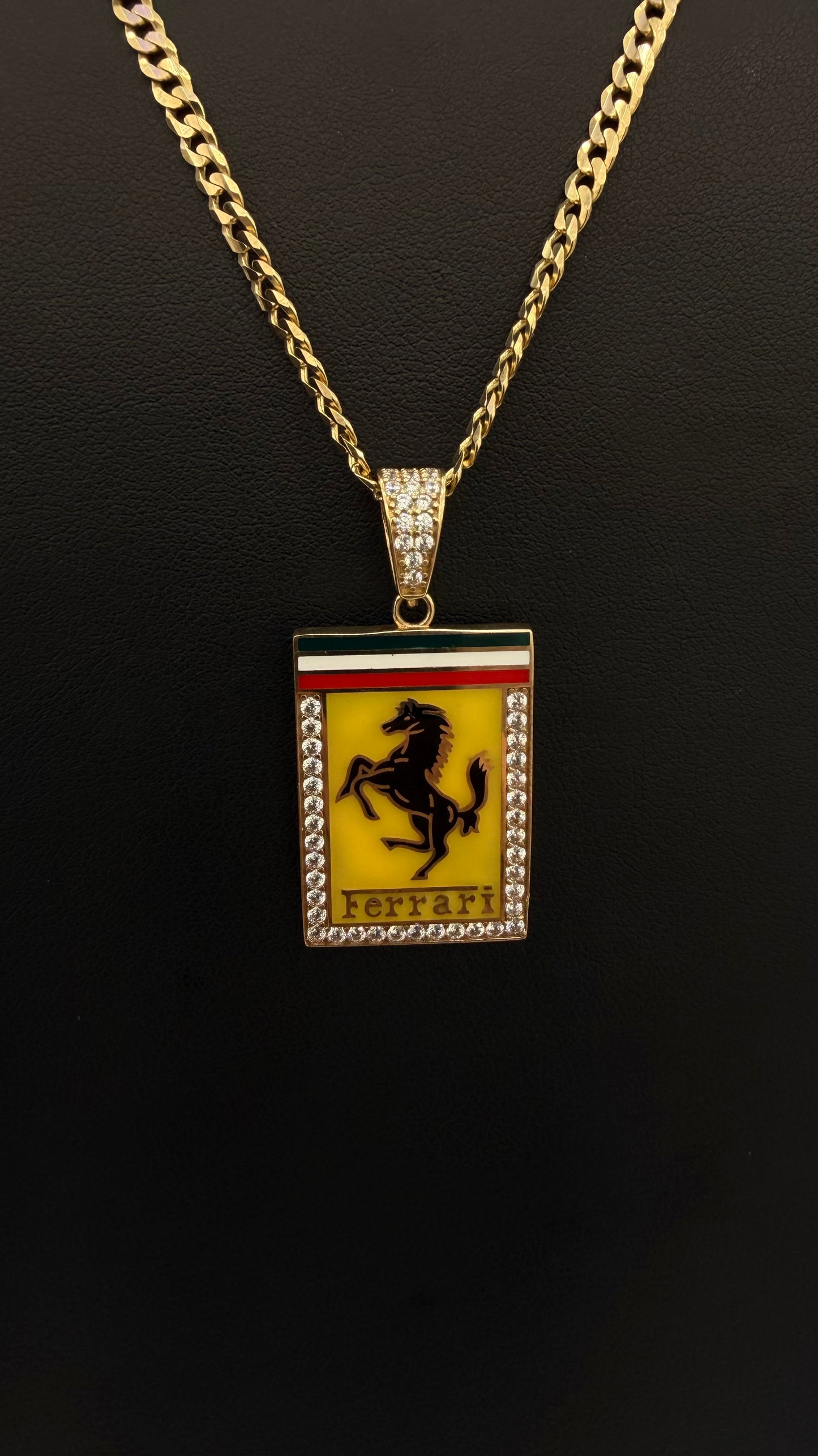 Horse pendant 🐎 10k gold