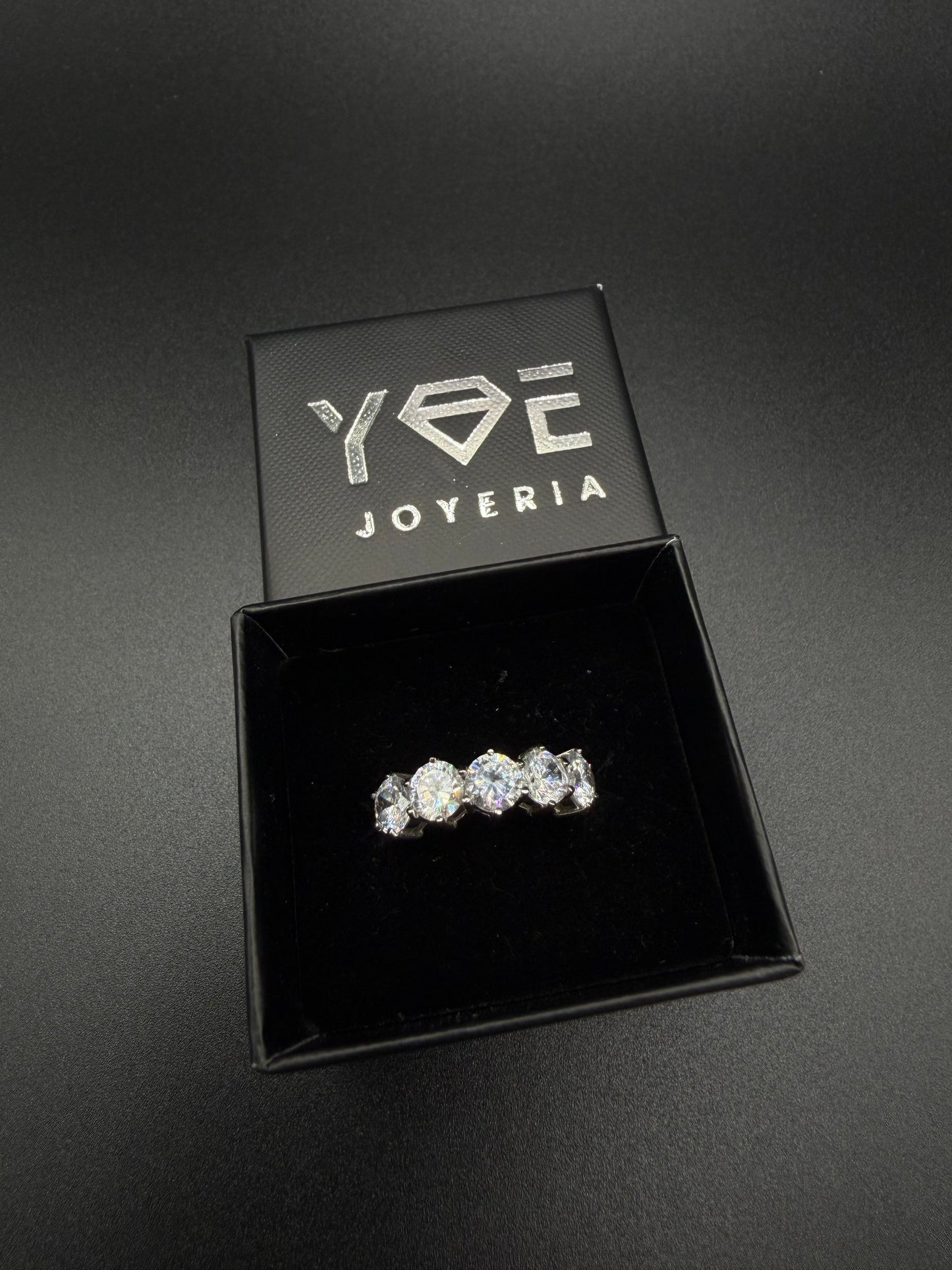 Women's 10k White Gold Ring, Size 8