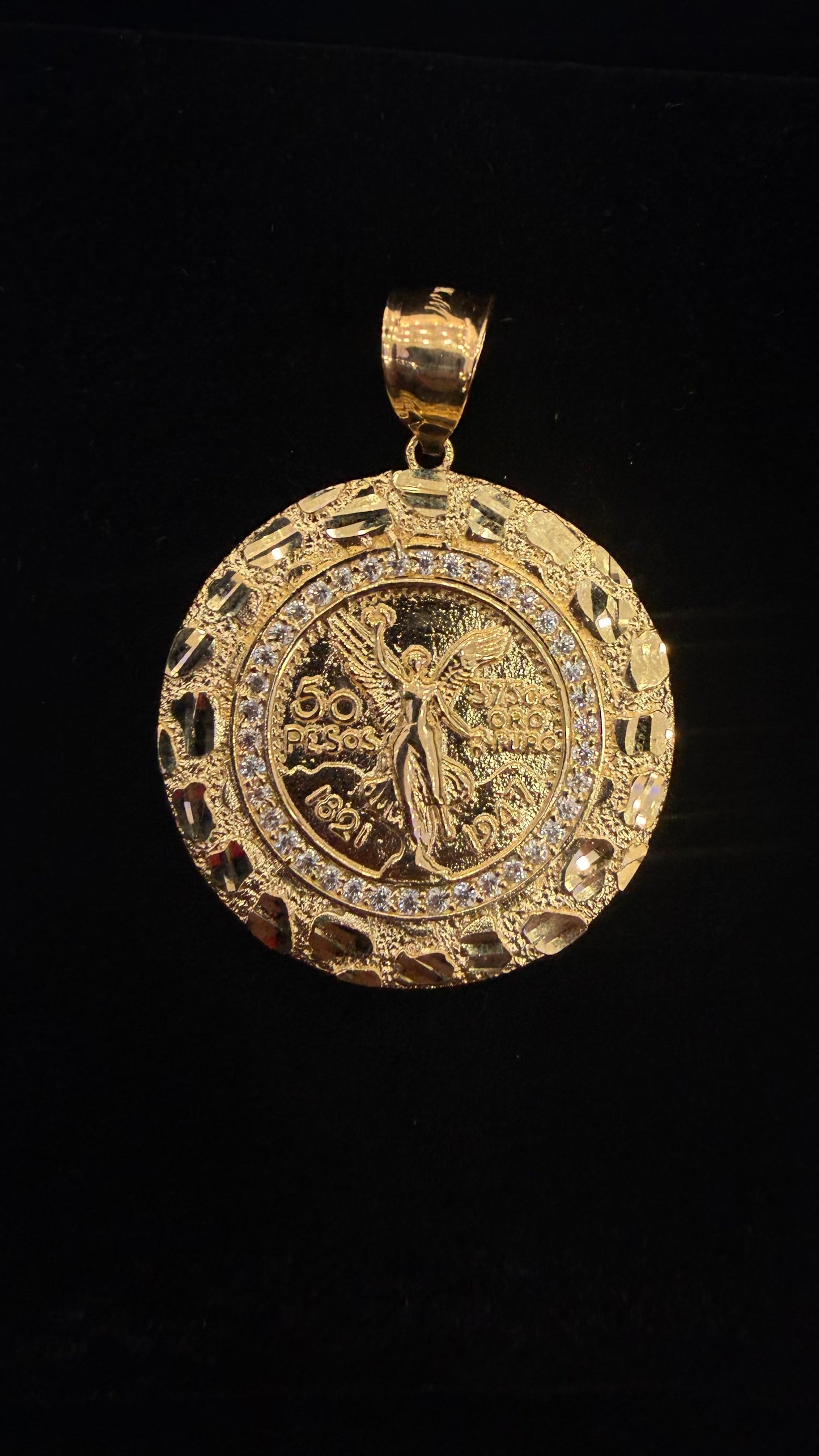 Centenario Pendant 10k gold
