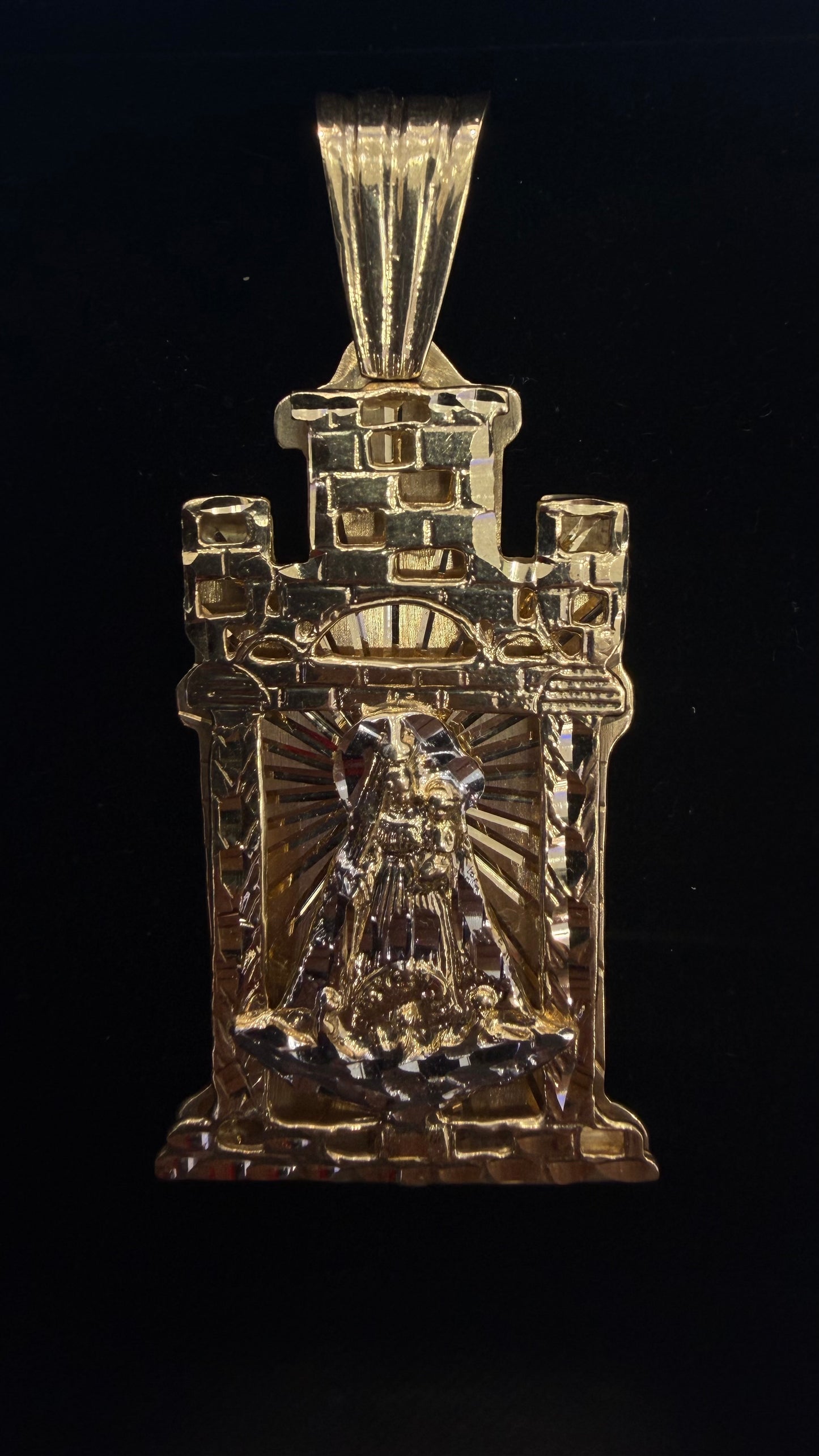 Virgin of Charity Pendant (sólid) 10k gold