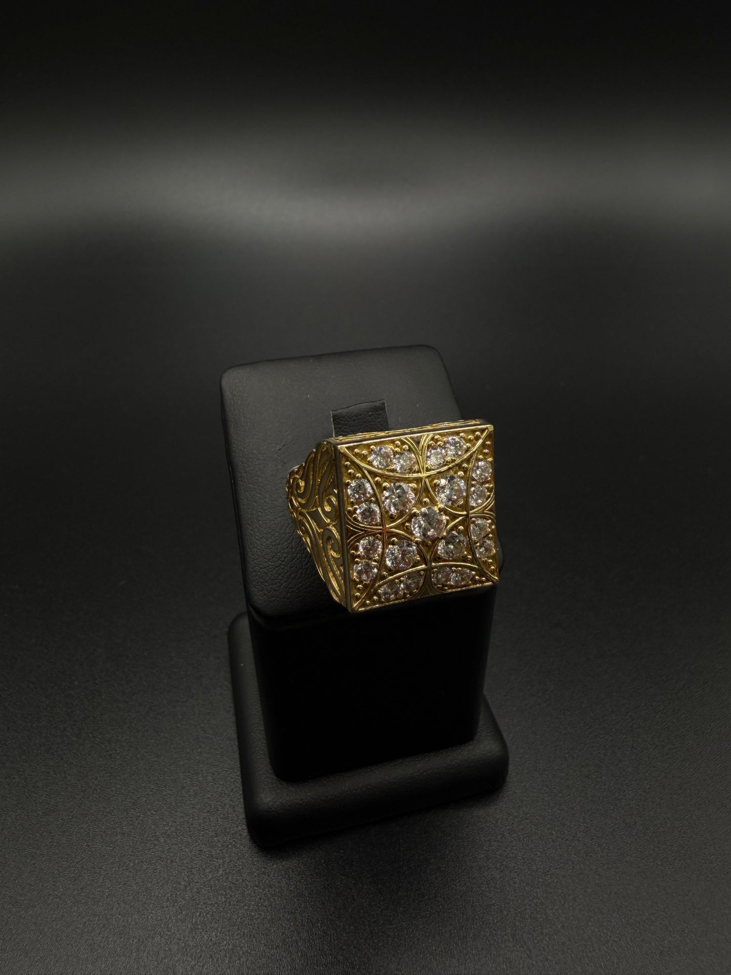 10K Square Rosette Ring, Size 11 1/2