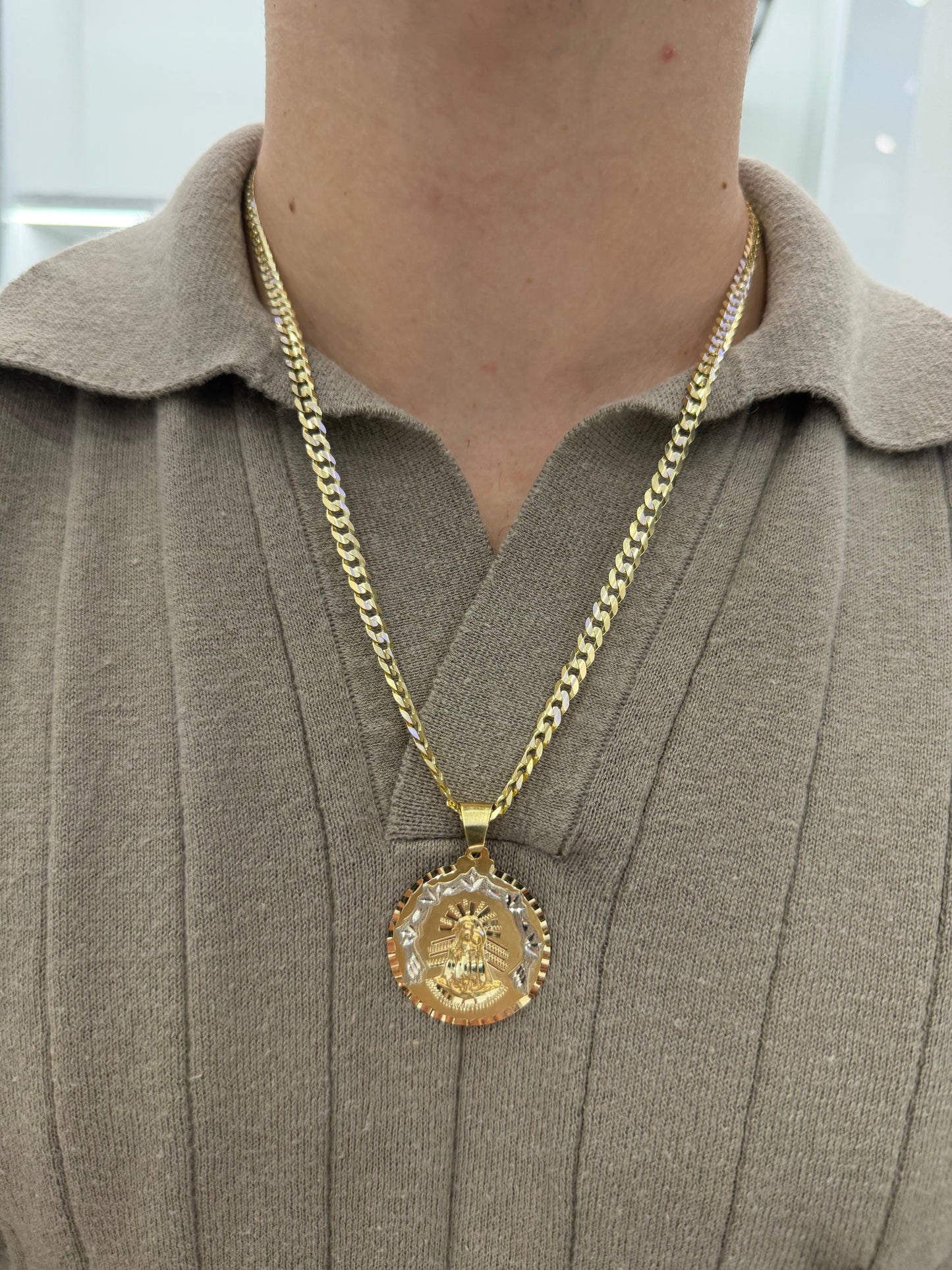 10K Gold Diamond Cut Chain 5mm x 22 Inches with Pendant