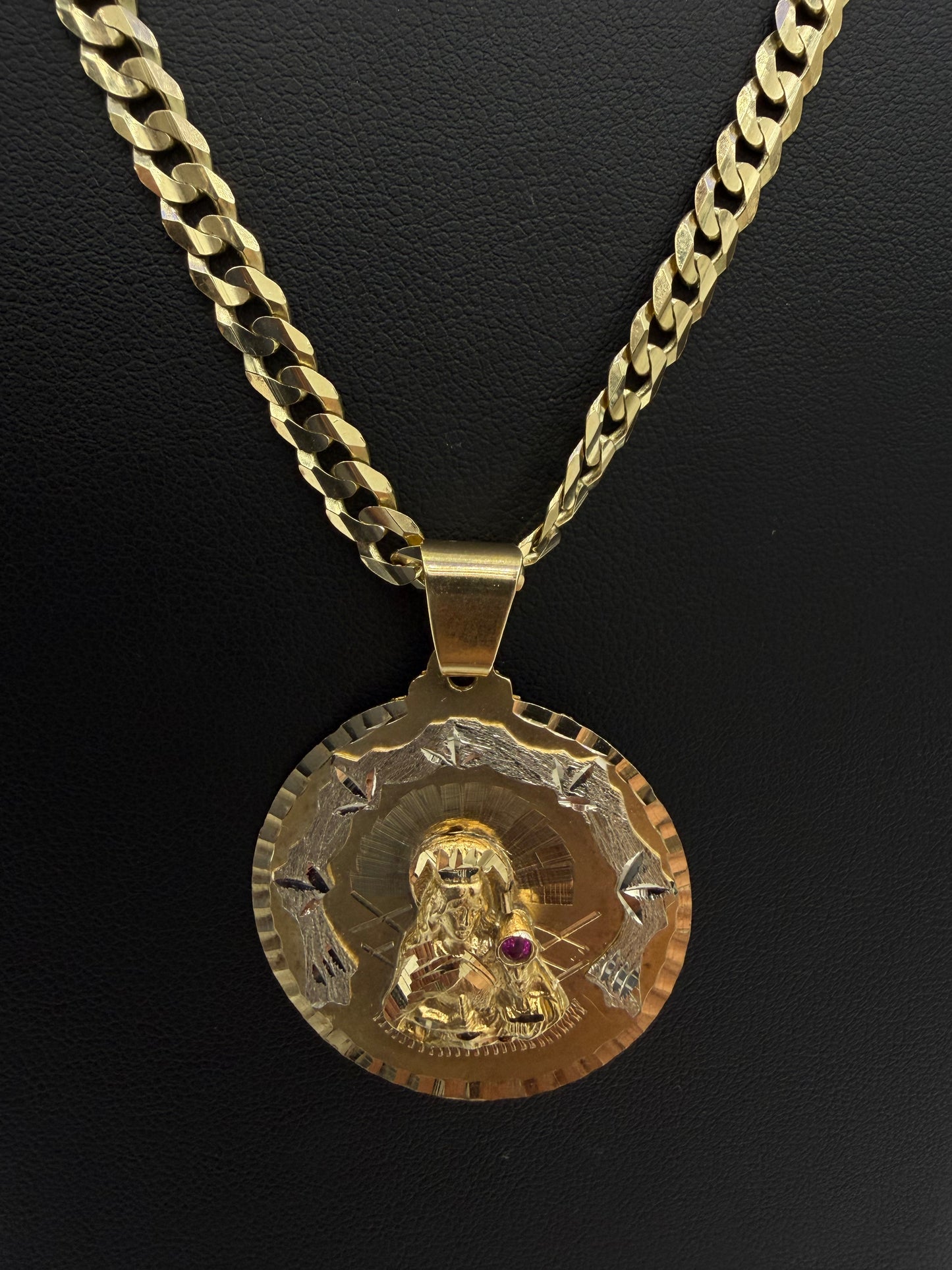 10K Gold Diamond Cut Chain 5mm x 22 Inches with Pendant