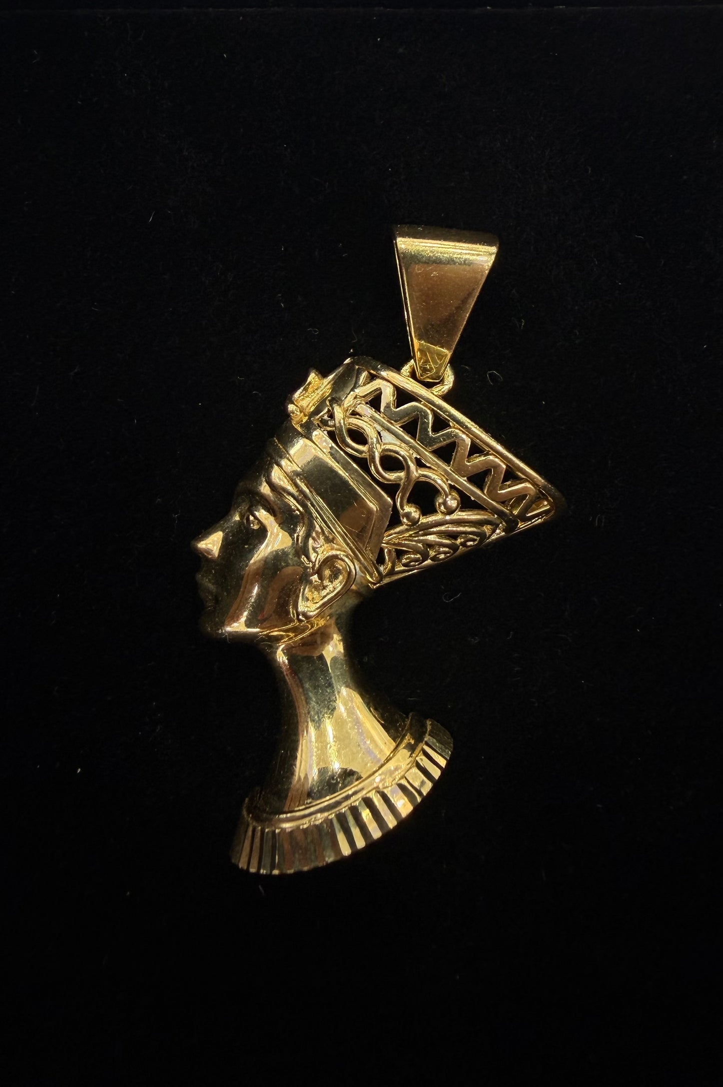 Nefertiti pendant 10k gold
