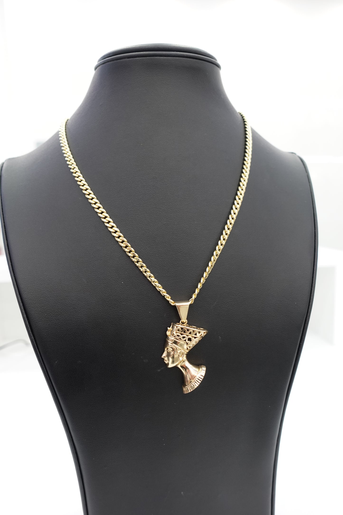 Hollow Cuban Chain + Queen Nefertiti Pendant (10k)