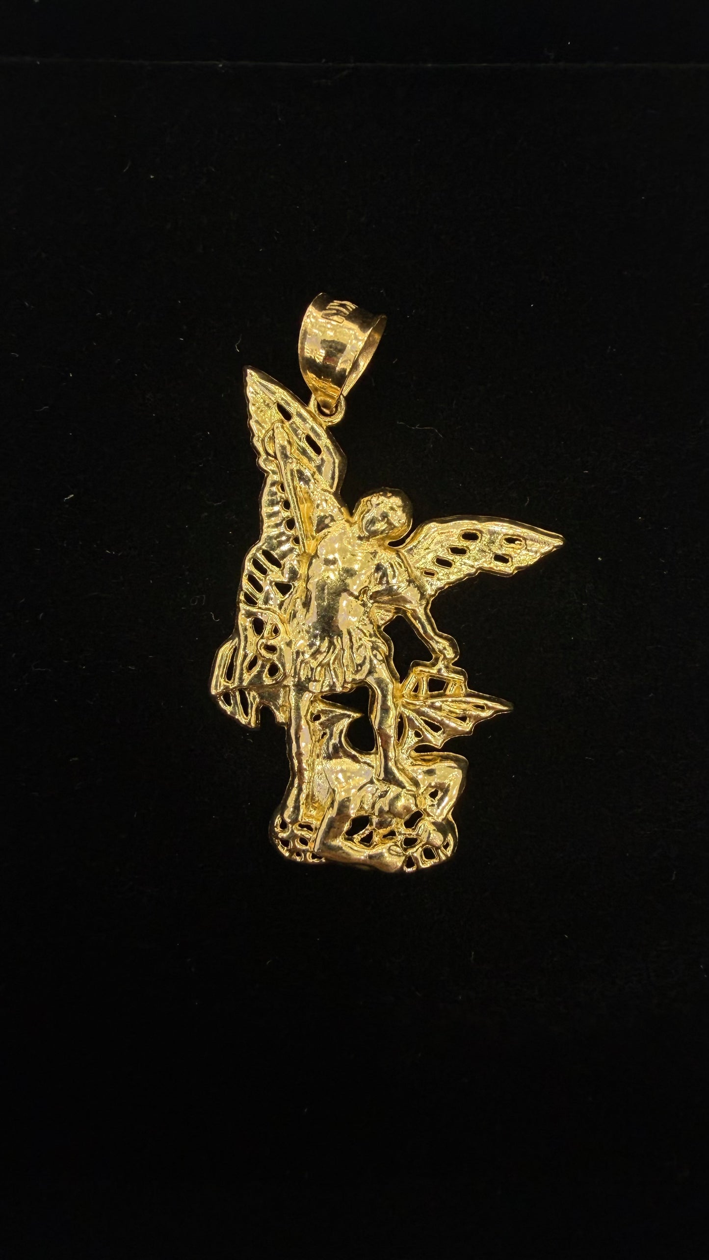 San Miguel Arcángel Pendant 10k gold